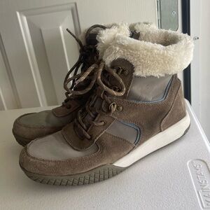 Weatherproof partial leather snow winter boot